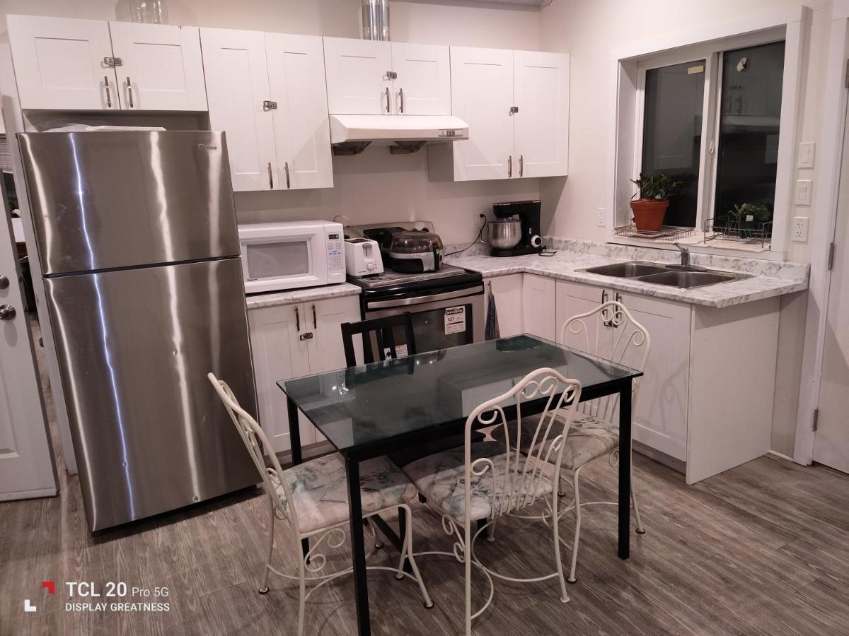 Sweet House B&B Saanich エクステリア 写真